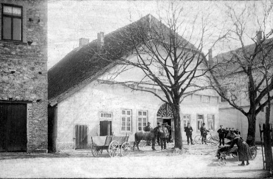 Kaufmann Hiltermann 1906, jetzt Volksbank.